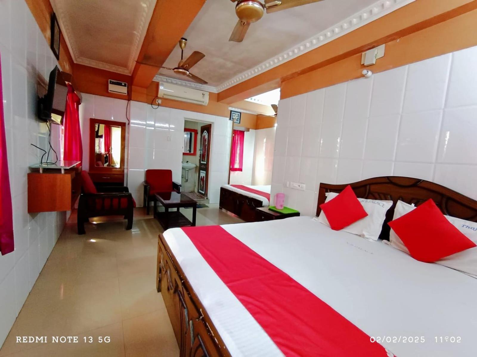 Nb Inn Palace Chennai Eksteriør bilde