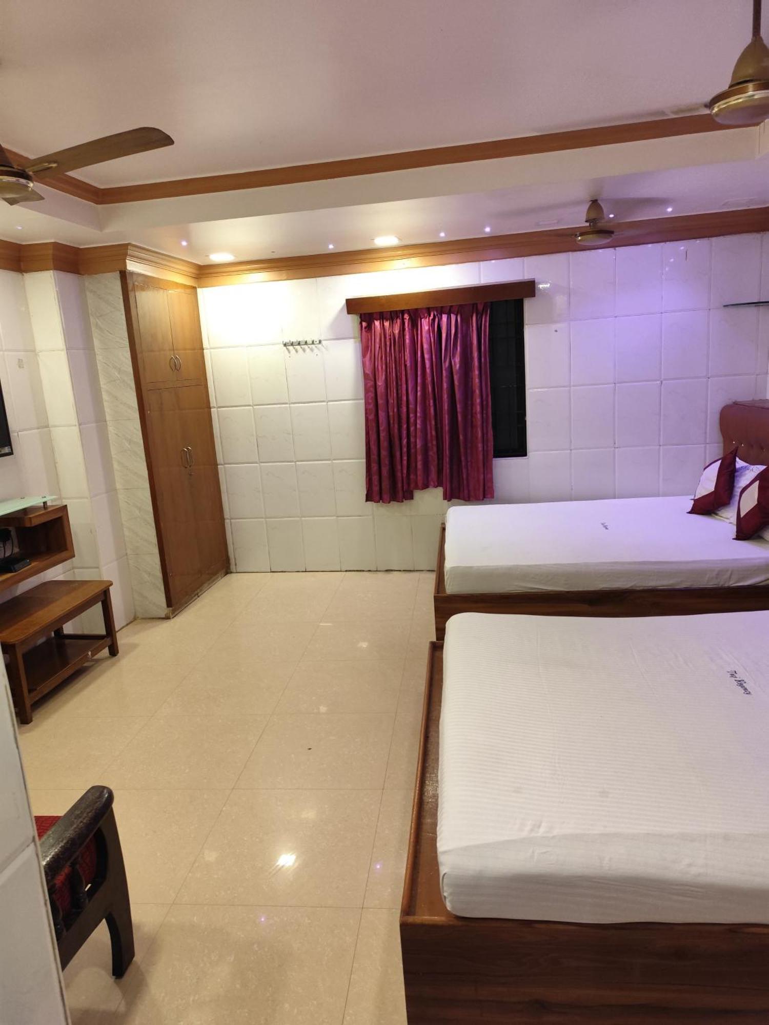 Nb Inn Palace Chennai Eksteriør bilde